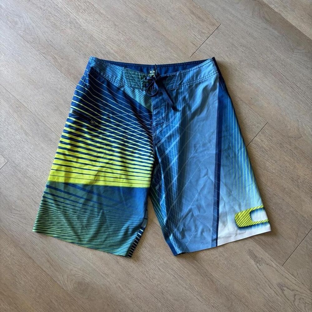Oakley Men's multi Shorts